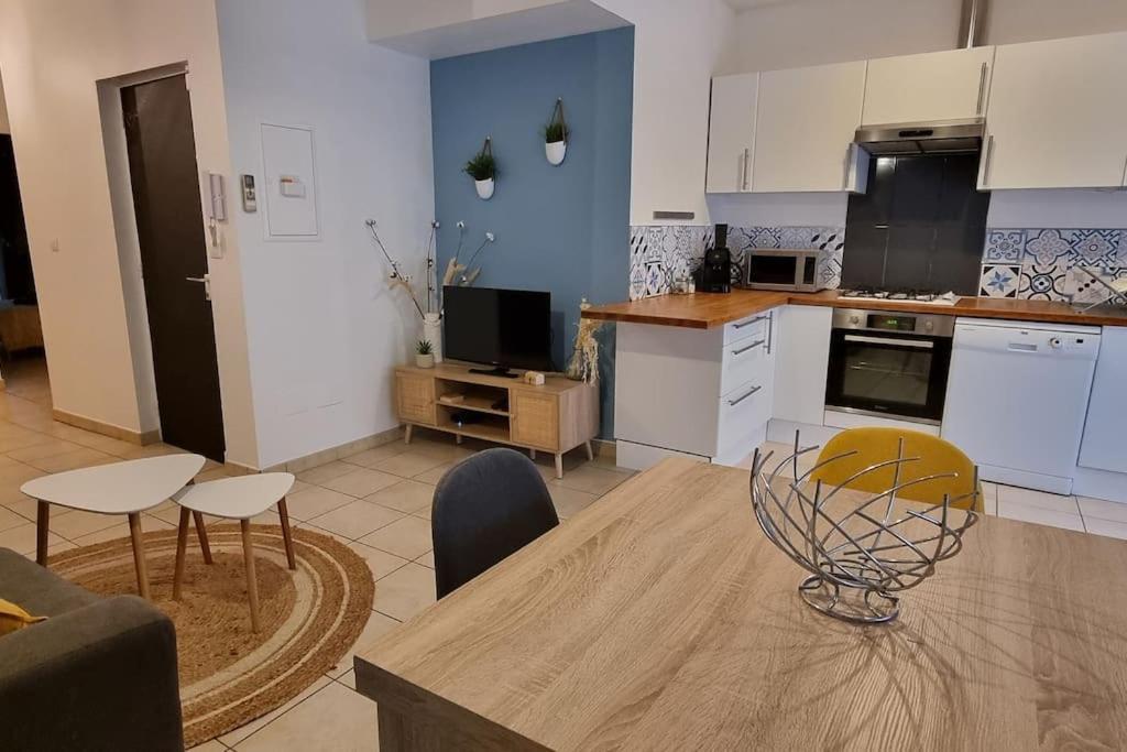 Agreable Appartement Avec 2 Places De Parking Dans Le Garage Béziers Esterno foto